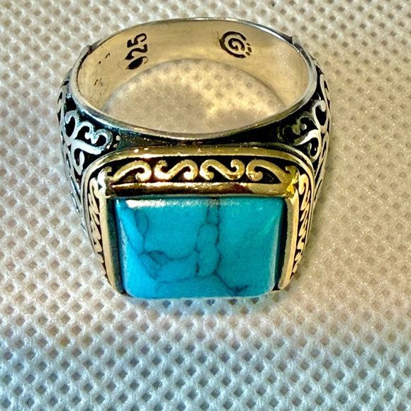 Turquoise and Silver Ring - Picture 5 of 8